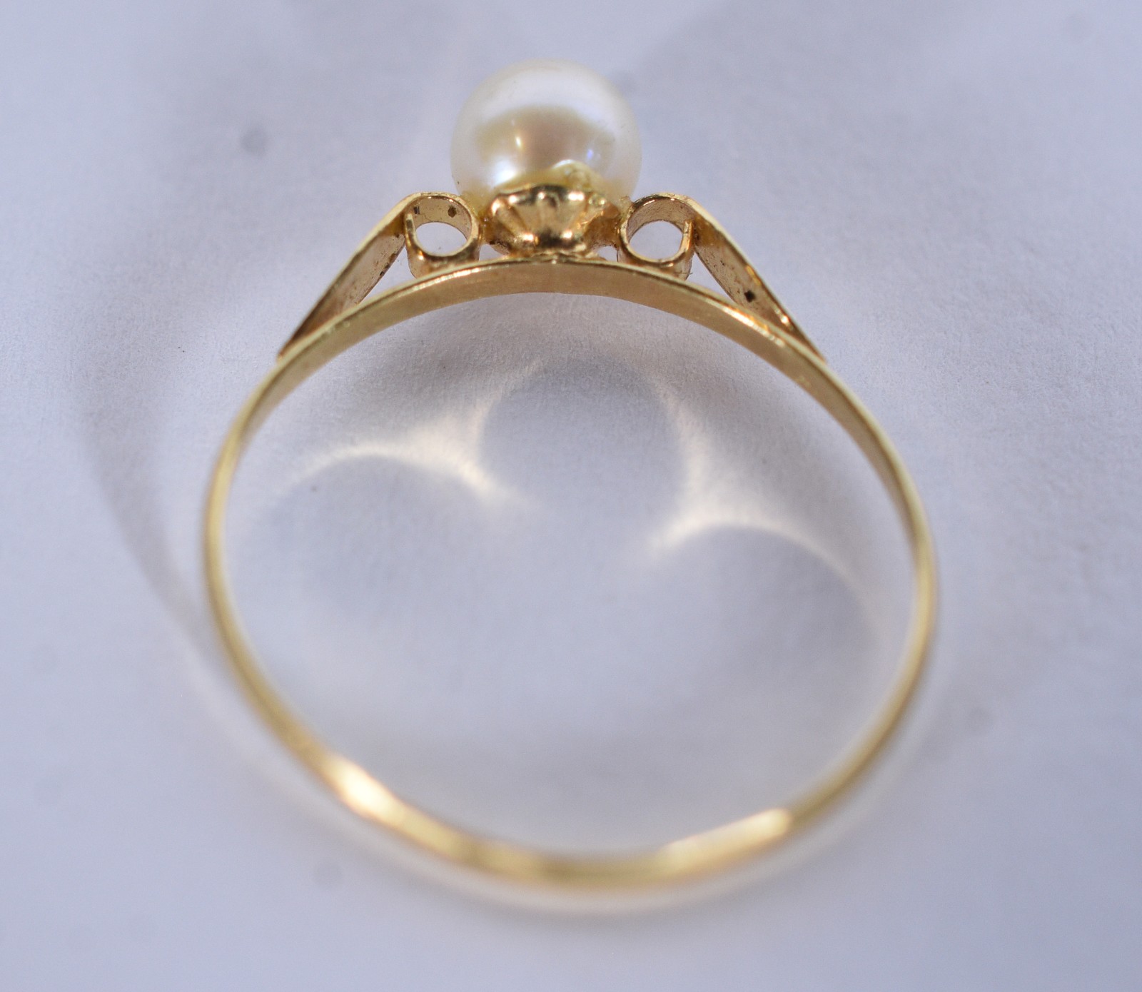 Anel de ouro 18 k com perola, aro 5 (Por motivos de segurança a peça... - foto 4 de 4