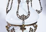 Lanterna de teto de metal dourado, cúpula opali... - Lanterna de teto de metal dourado, cúpula opalinada.