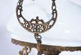 Lanterna de teto de metal dourado, cúpula opali... - Lanterna de teto de metal dourado, cúpula opalinada.