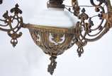 Lanterna de teto de metal dourado, cúpula opali... - Lanterna de teto de metal dourado, cúpula opalinada.