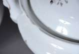 Aparelho de jantar de porcelana Schmidt compost... - Aparelho de jantar de porcelana Schmidt composto de: 11 pratos rasos, 12 pratos fundos, 12 pratos de  bowl, 2 travessas redondas fundas, sopeira...