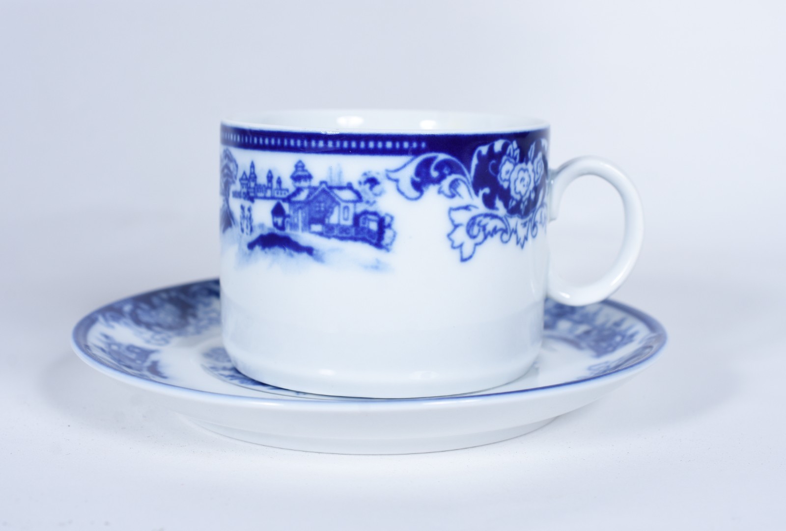 Aparelho de chá e jantar de porcelana Germer, azul e branca, composto... - foto 5 de 7