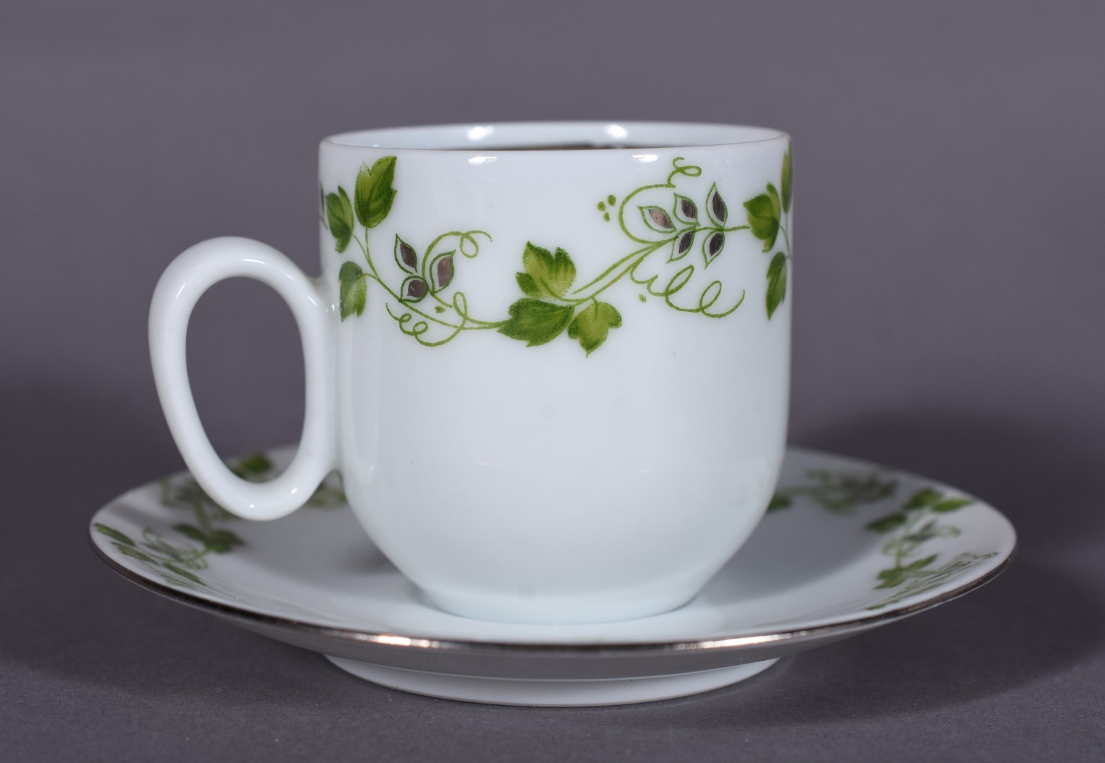 Aparelho de chá e café de porcelana Renner composto: 5 xícaras para... - foto 3 de 9