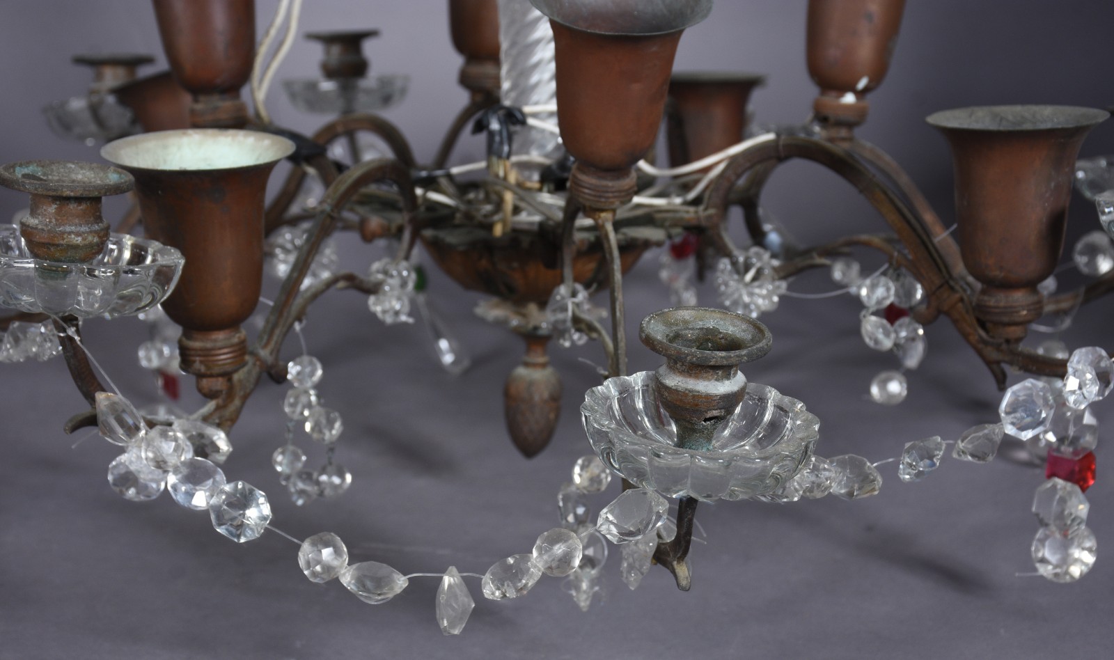Lustre de metal e cristal para 7 luzes, pingentes lapidados. - foto 3 de 5