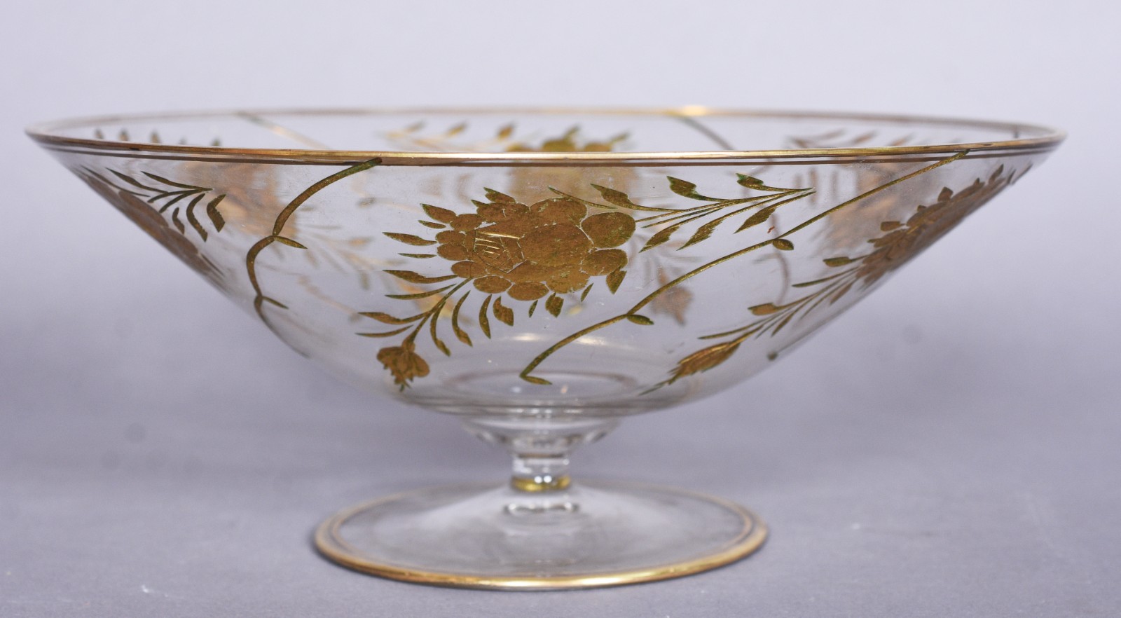 Conjunto de sobremesa de demi cristal com trabalhos em dourado... - foto 3 de 10