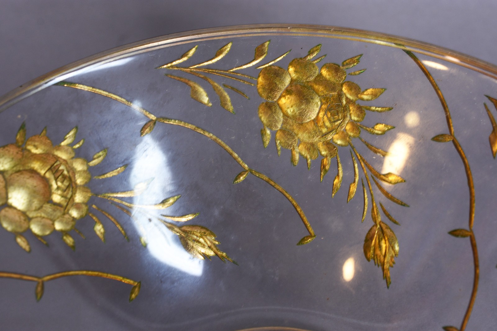 Conjunto de sobremesa de demi cristal com trabalhos em dourado... - foto 4 de 10