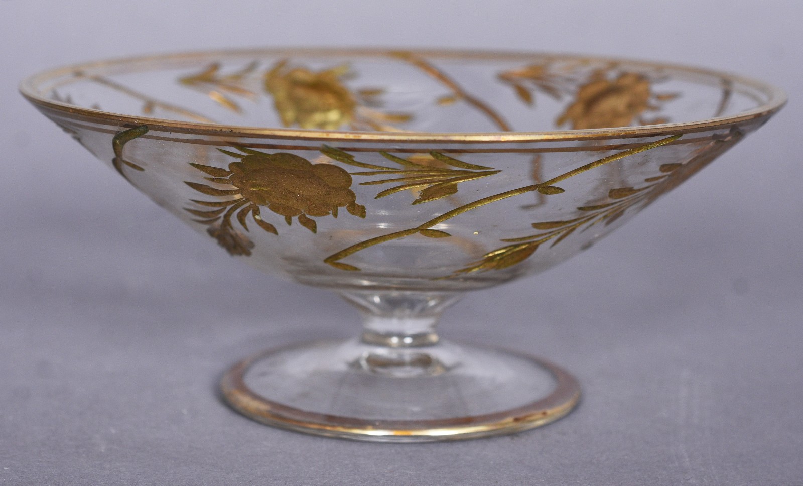 Conjunto de sobremesa de demi cristal com trabalhos em dourado... - foto 9 de 10