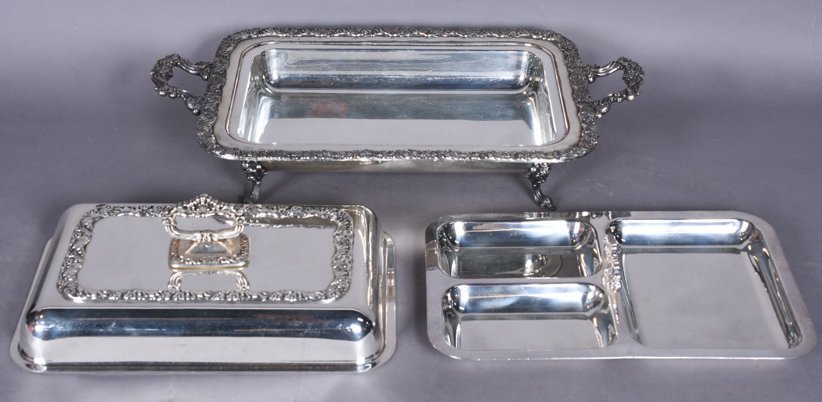 Elegante terrina com alças e tampa de metal prateado, divisórias... - foto 4 de 11