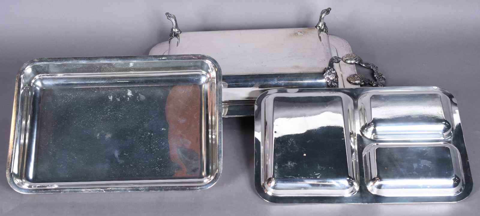 Elegante terrina com alças e tampa de metal prateado, divisórias... - foto 5 de 11