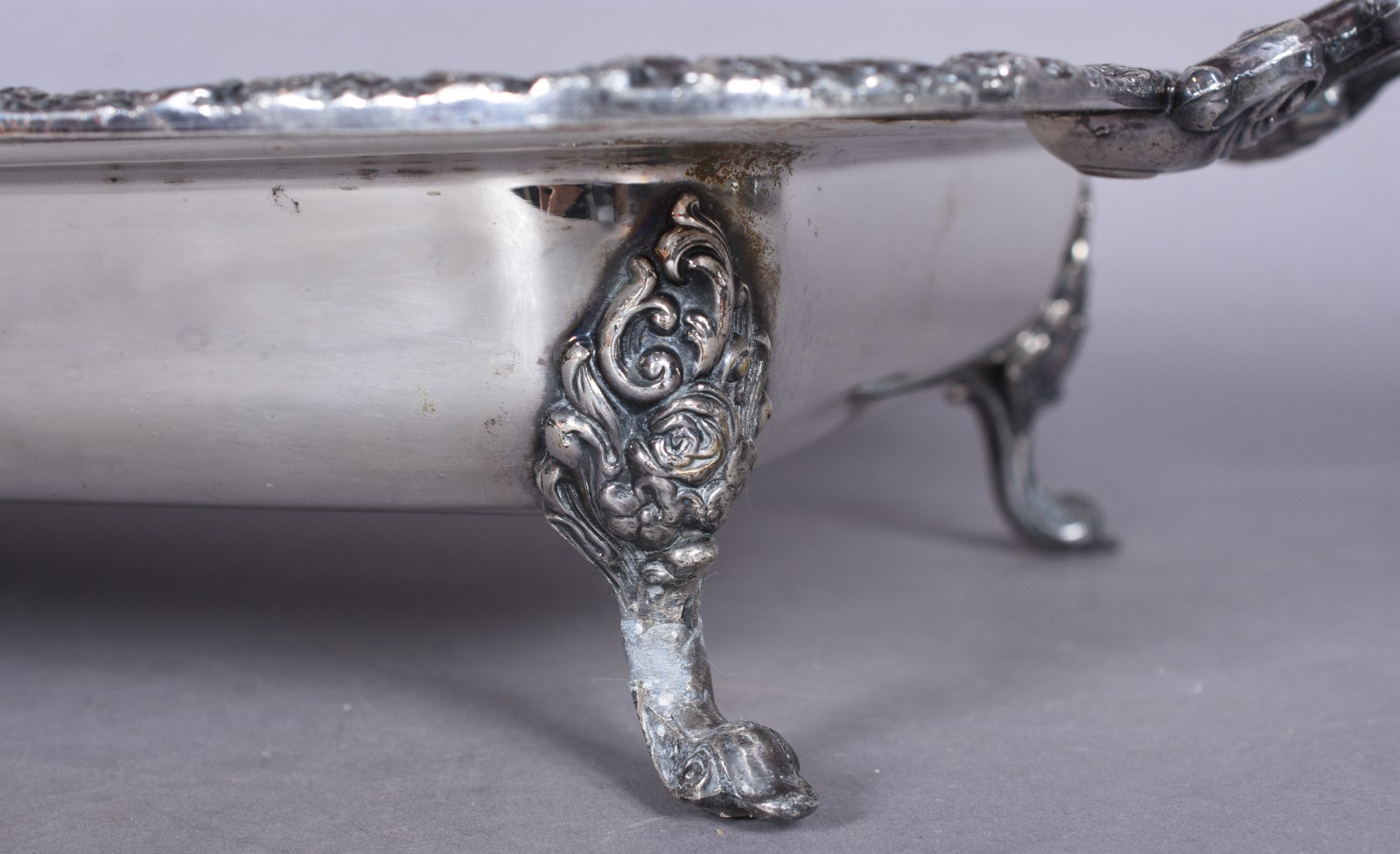 Elegante terrina com alças e tampa de metal prateado, divisórias... - foto 6 de 11