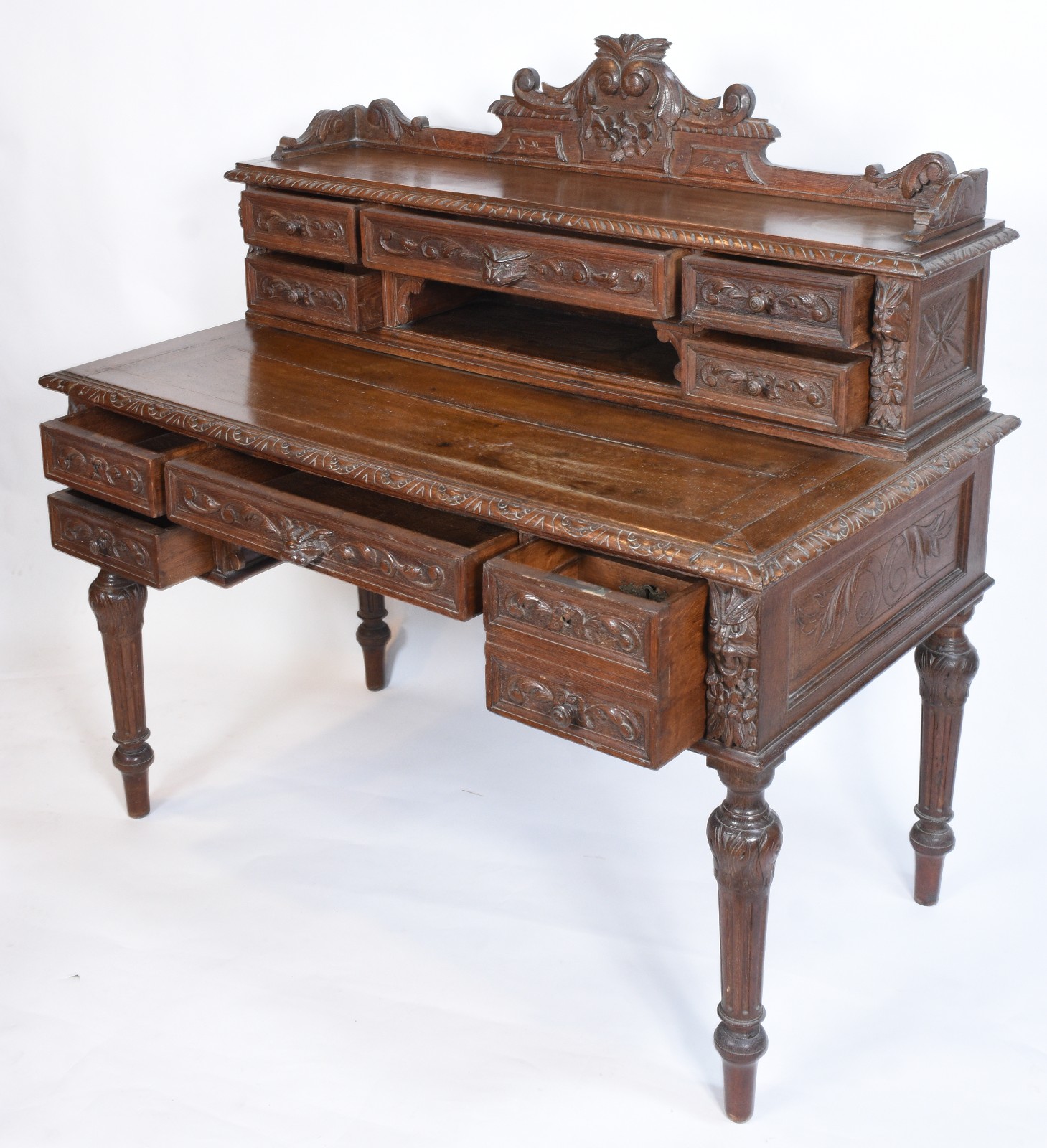 Mesa escrivaninha de madeira nobre com entalhes, parte inferior com... - foto 2 de 11