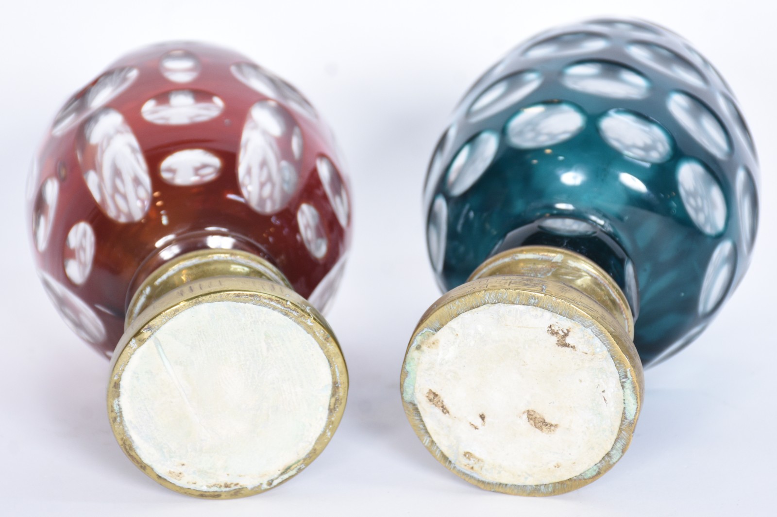 Duas antigas pinhas de cristal doublé, sendo uma na cor verde (com... - foto 4 de 6