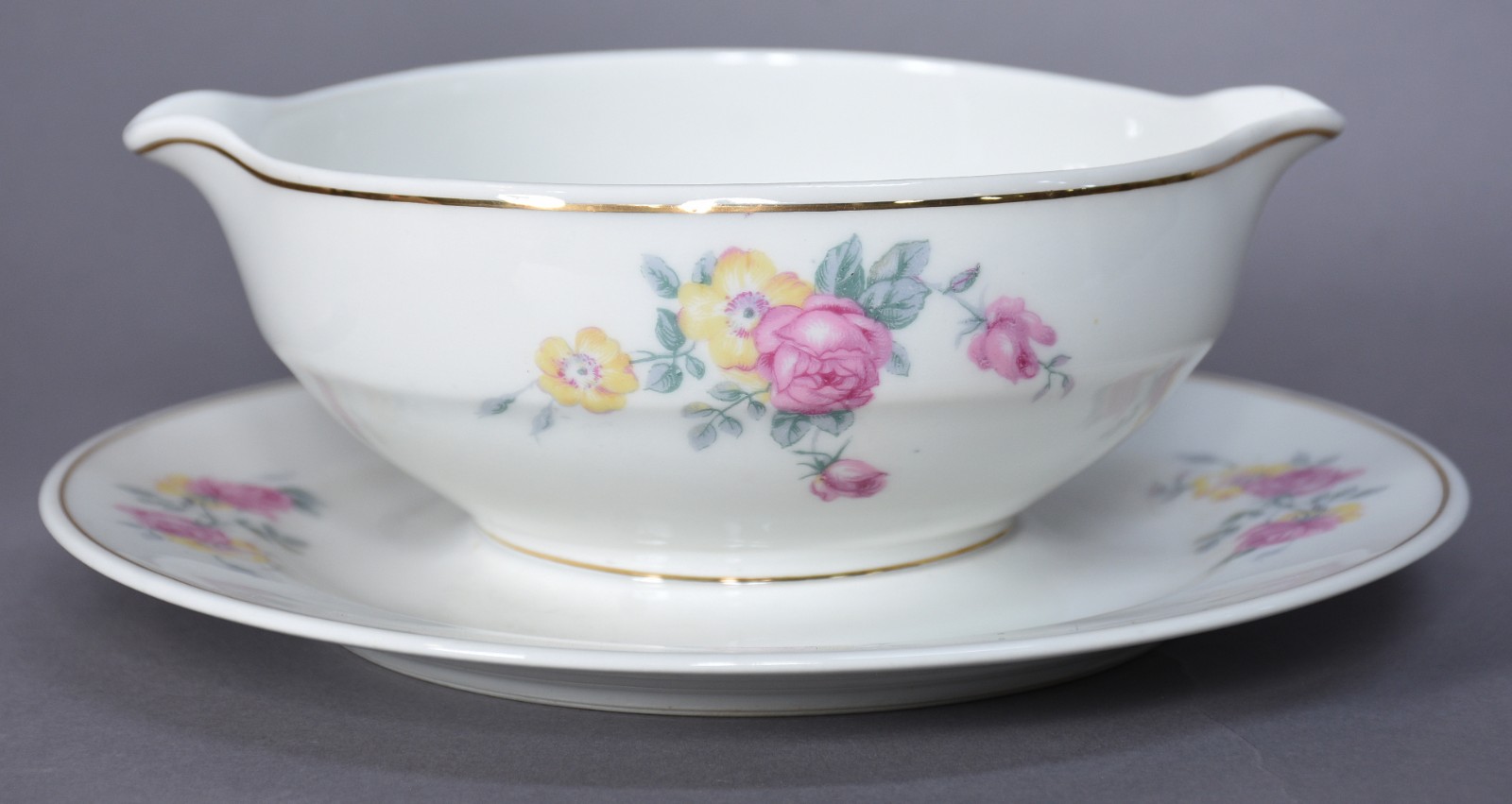 Aparelho de jantar de porcelana francesa "Charles Ahrenfeldt"... - foto 5 de 10