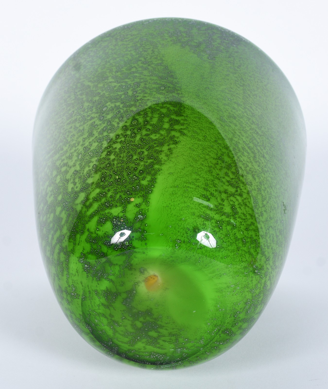 Vaso de vidro decorativo na cor verde. - foto 5 de 5