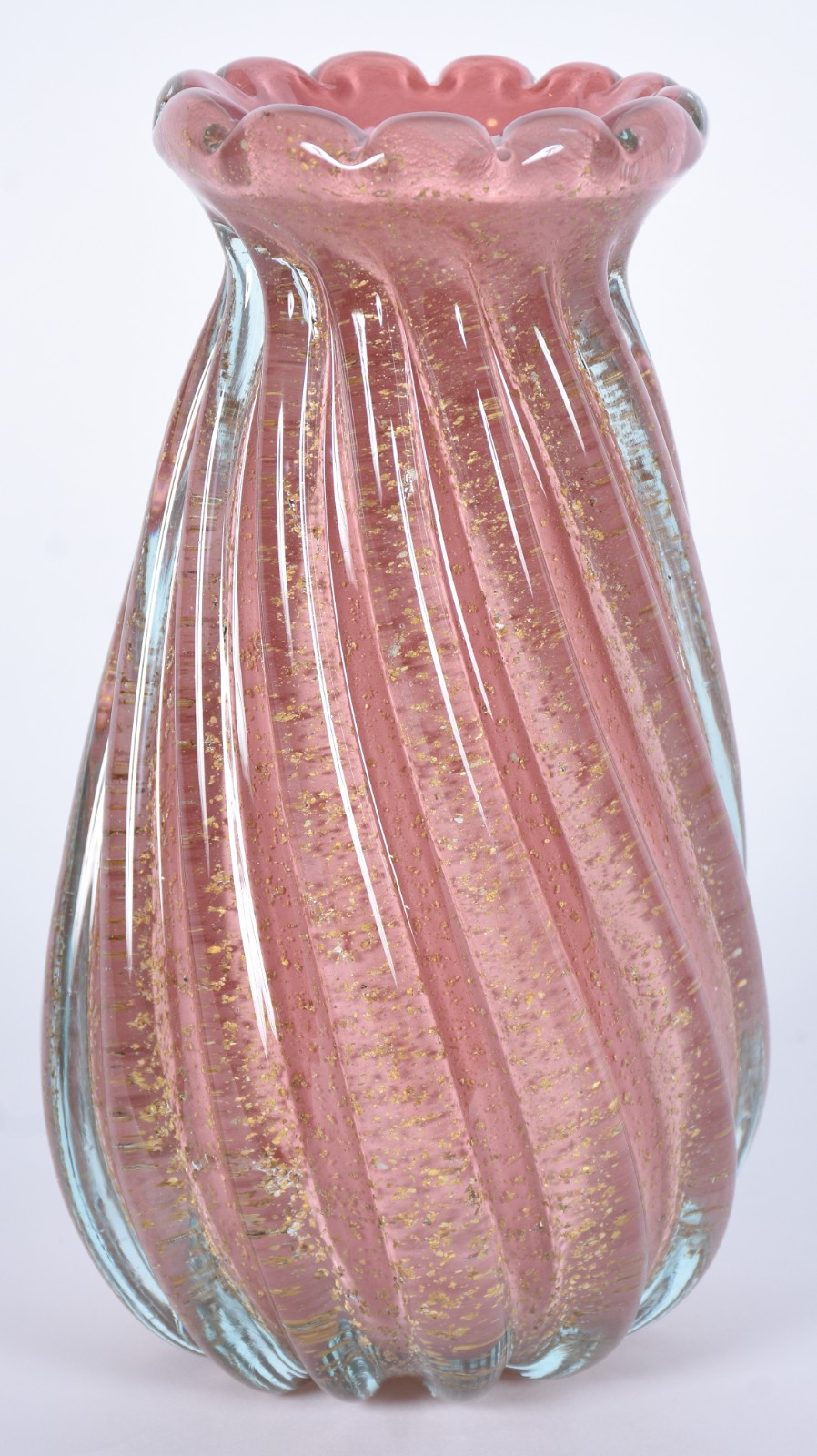 Vaso de vidro decorativo na cor rosa com pó de ouro trabalhado em... - foto 1 de 5