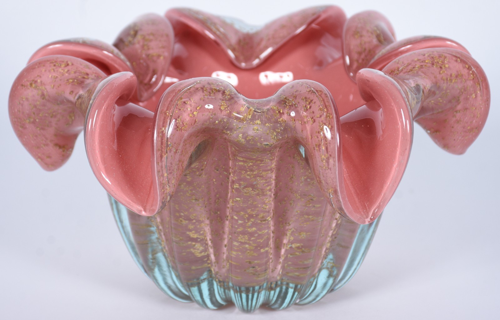 Centro de mesa de vidro decorativo na cor rosa com pó de ouro... - foto 1 de 4