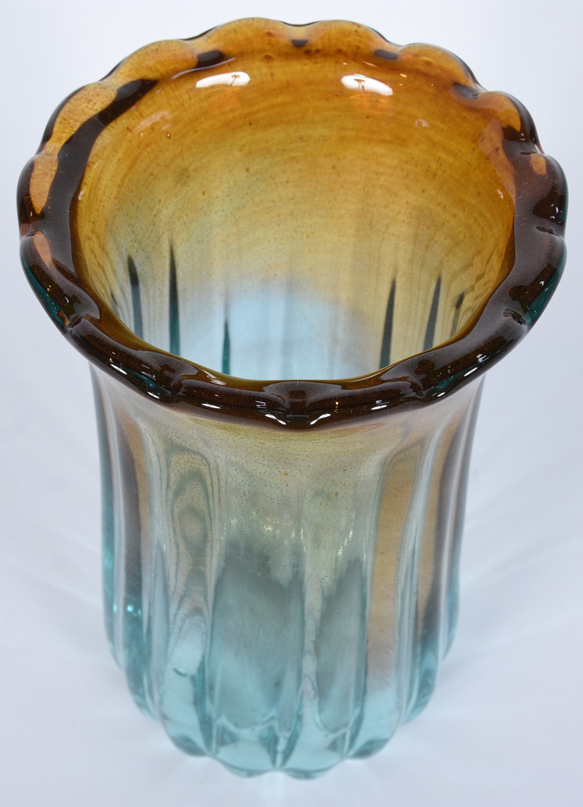 Vaso de vidro decorativo na cor azul e âmbar. - foto 2 de 4