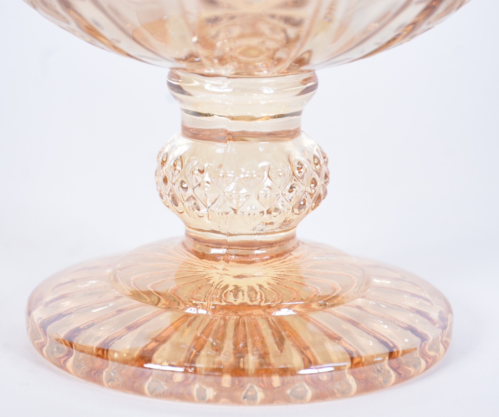 Compoteira em demi cristal furta cor de pé alto. - foto 4 de 7