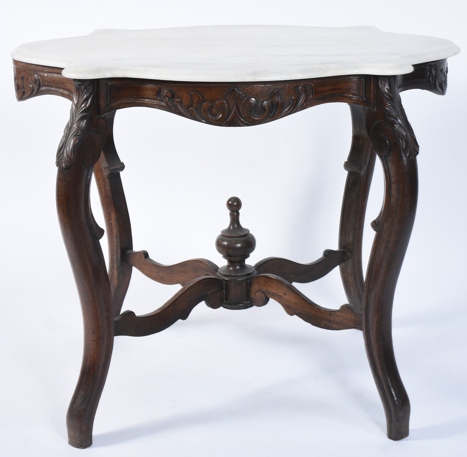 Mesa de apresentação de madeira nobre, estilo Luis Felipe, saia... - foto 1 de 6