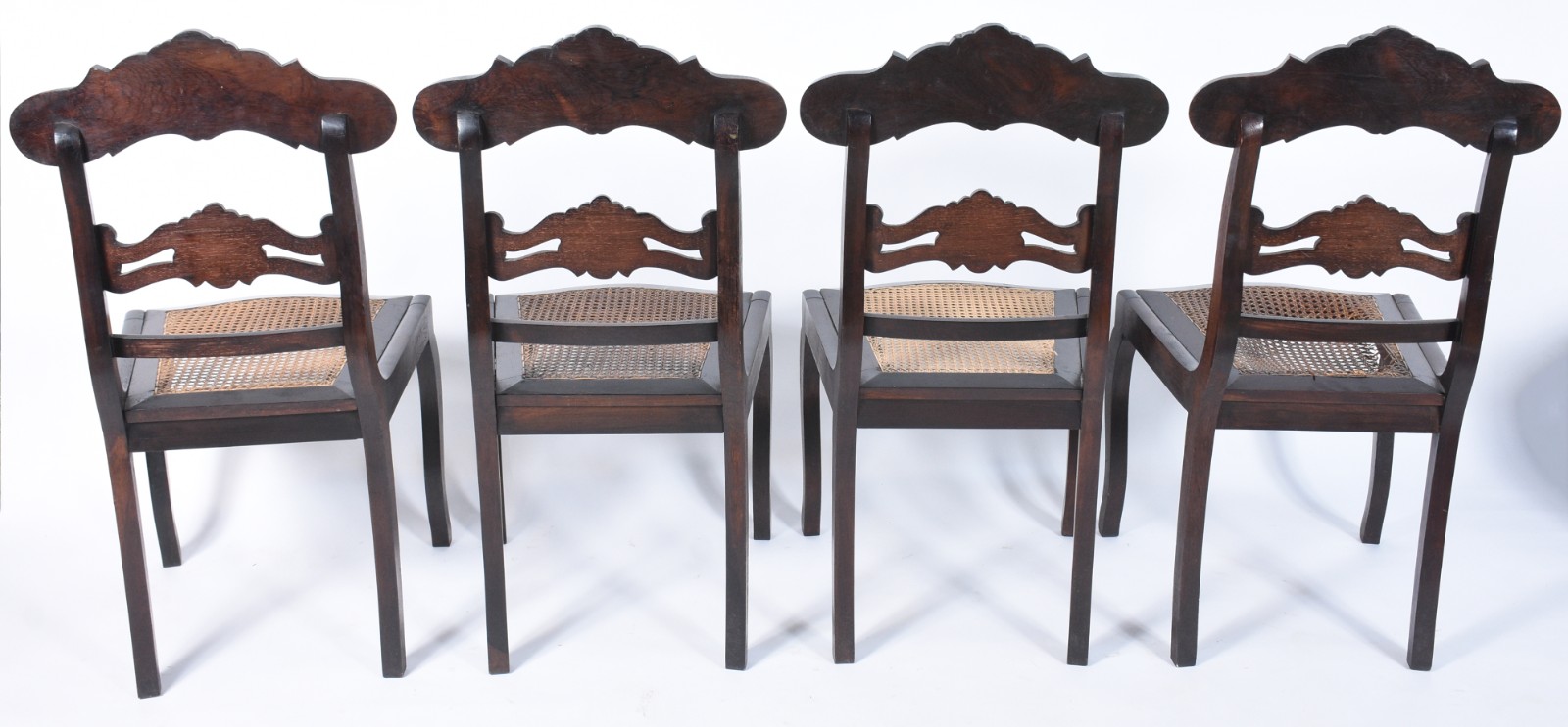 Conjunto com 8 antigas cadeiras para sala de jantar de madeira nobre... - foto 7 de 11
