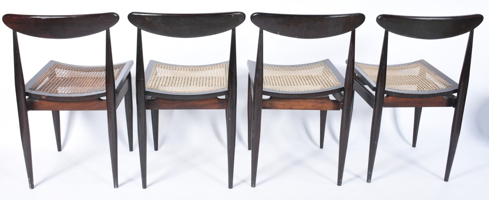 Conjunto com oito cadeiras para sala de jantar de madeira nobre com... - foto 5 de 10