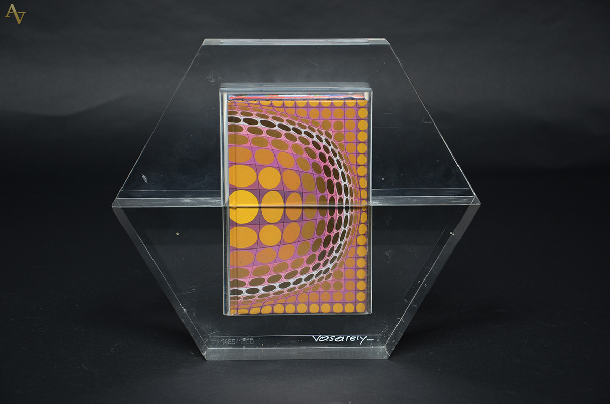 VASARELY (1906 - 1997) - Escultura em acrílico, com 4 livros... - foto 1 de 3