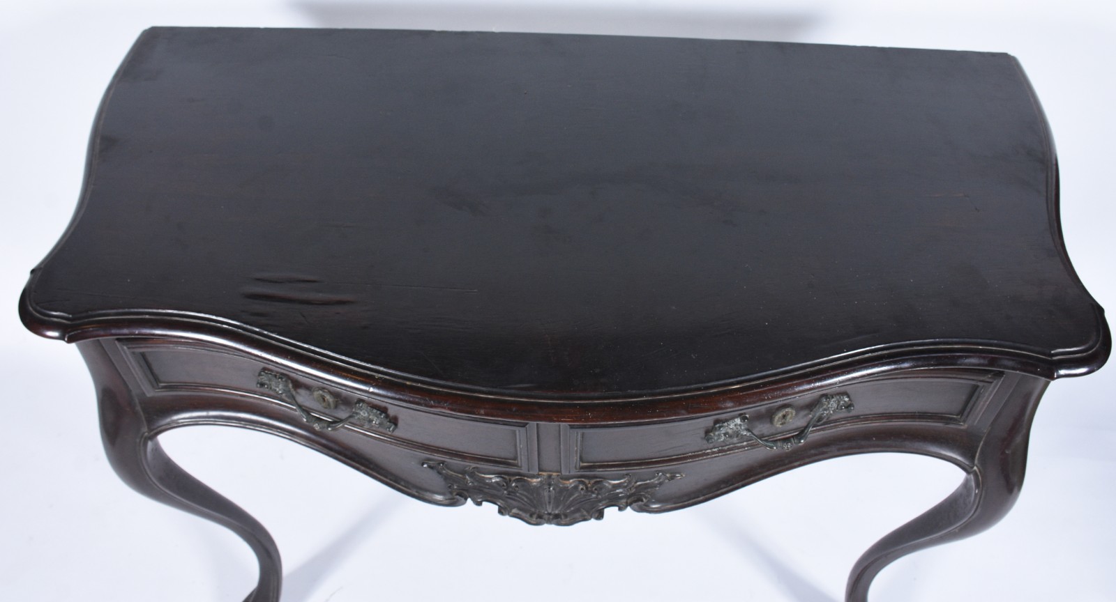 Mesa de encostar de madeira nobre, estilo Dom José, duas gavetas... - foto 7 de 8