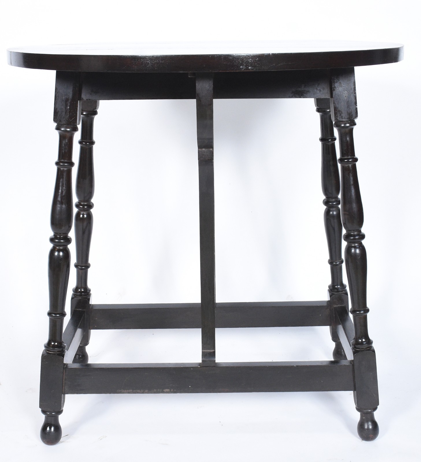 Mesa de madeira nobre feitio retangular, abas laterais que quando... - foto 4 de 7