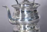 Elegante samovar ingles de silver plated, pés f... - Elegante samovar ingles de silver plated, pés frisados.
