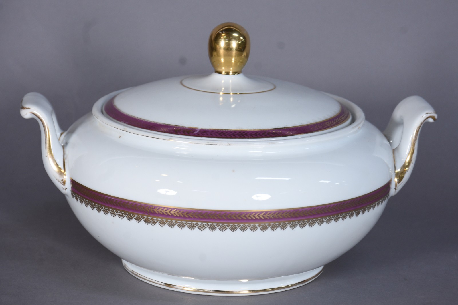 Serviço de jantar de porcelana Mauá, branca com friso bordeaux e... - foto 4 de 8