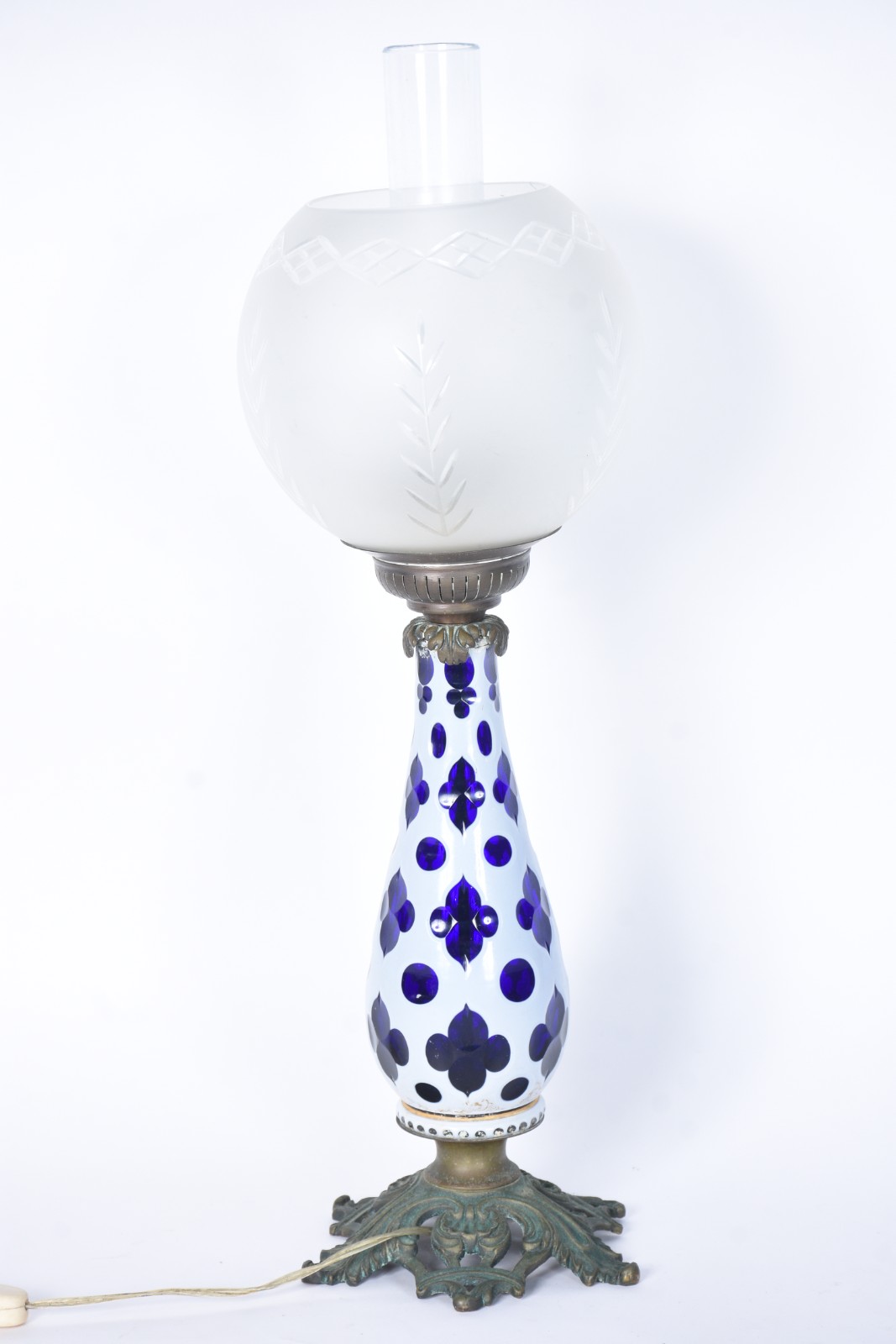 Abatjour de cristal overlay azule branco com cúpula na forma de globo... - foto 1 de 6
