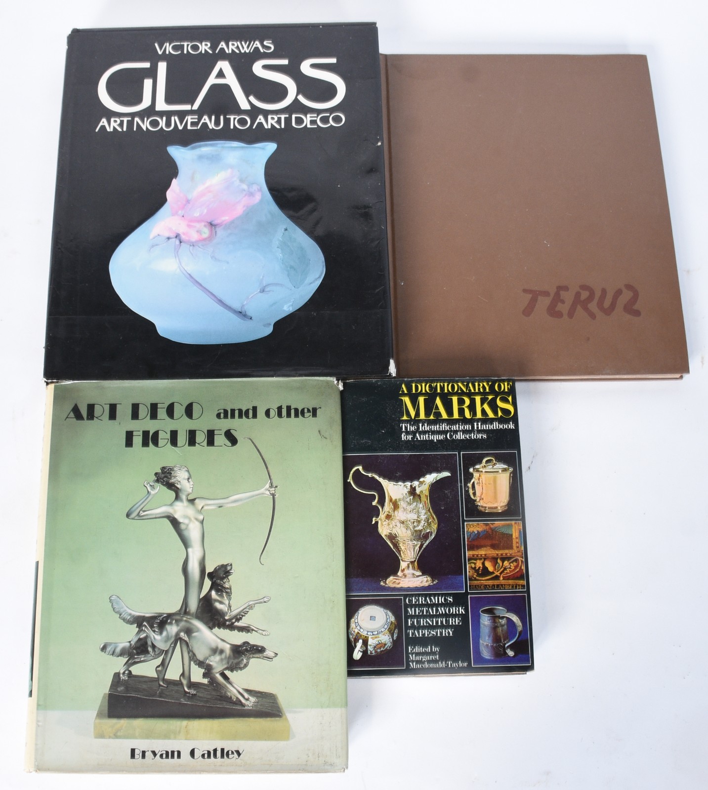 Quatro livros: A) Dictionary Of Marks B)Glass - Noveau Art Deco... - foto 1 de 5