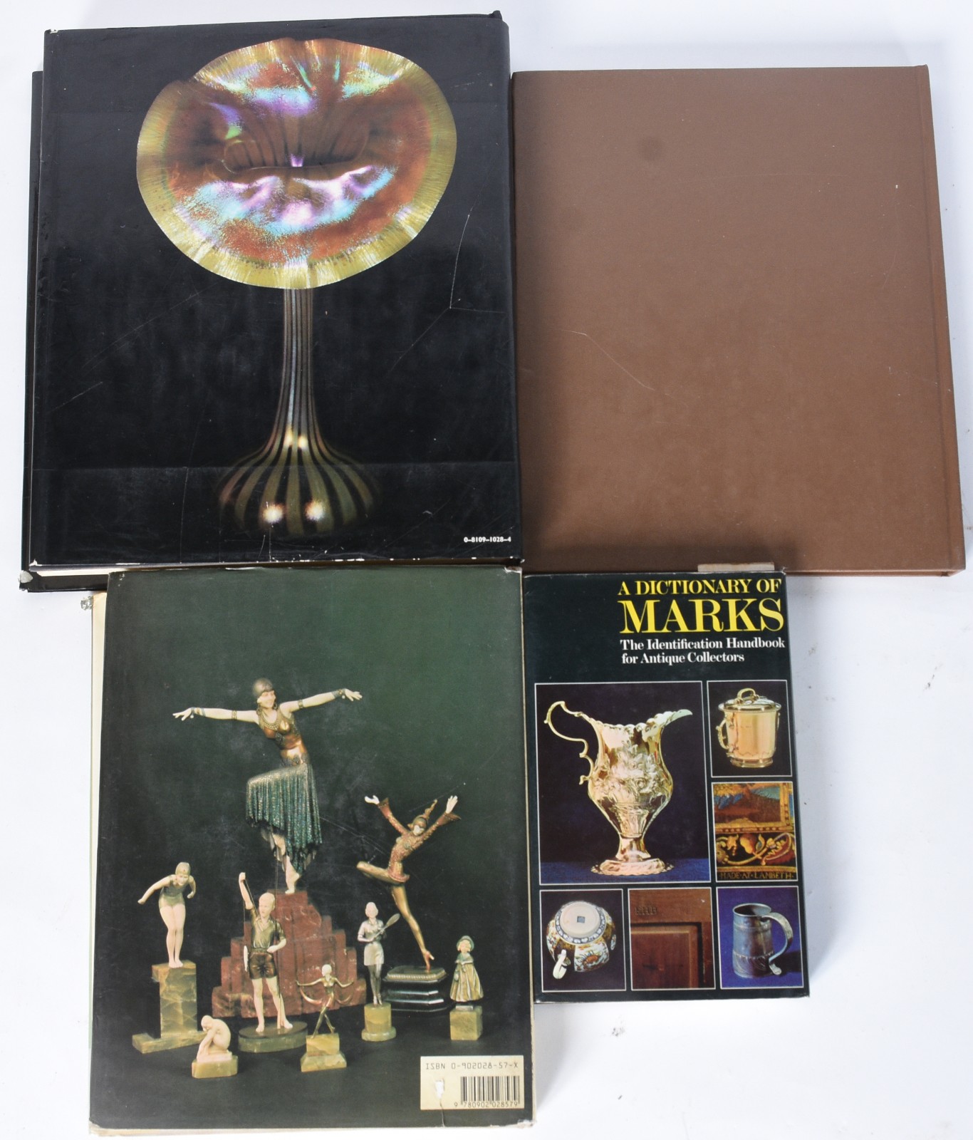 Quatro livros: A) Dictionary Of Marks B)Glass - Noveau Art Deco... - foto 5 de 5