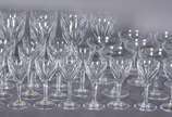 CRISTALLERIE LORRAINE,  - Serviço de taças de cristal frances facetado, composto de: 8 para champagne (6 com bicados), 9 para vinho tinto, 9 para vinho branco e 9 para licor (v