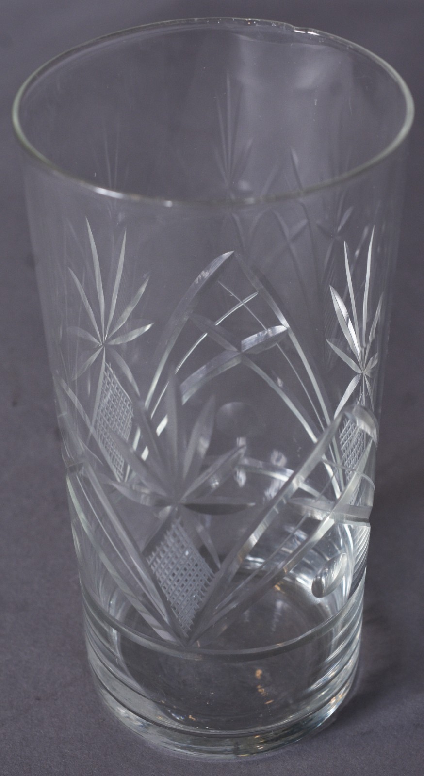 Serviço de cristal lapidado composto de: 10 taças para champagne, 9... - foto 3 de 4