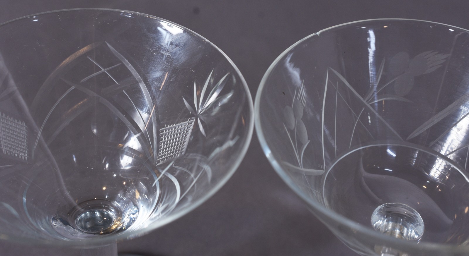 Serviço de cristal lapidado composto de: 10 taças para champagne, 9... - foto 4 de 4