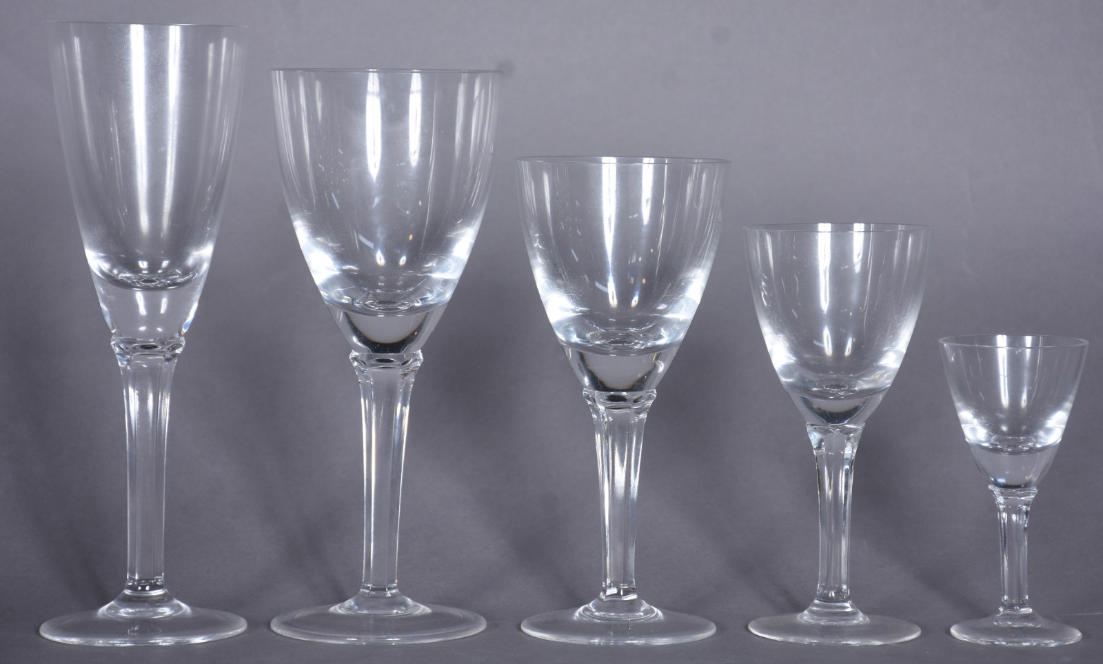 Serviço de taças de cristal liso, composto de: 8 flutes, 4 para vinho... - foto 3 de 4