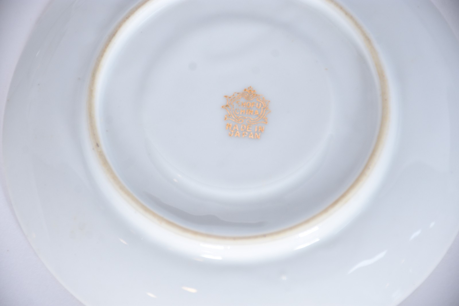 Diversas peças, sendo: 8 xícaras de café com pires de porcelana... - foto 4 de 6