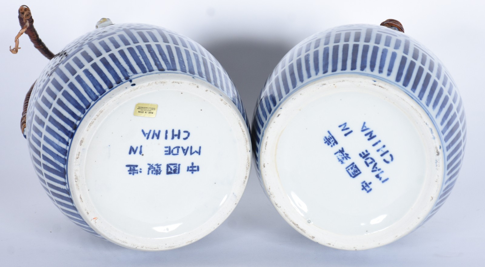 Par de grandes bules de porcelana chinesa azul e branca, alças de... - foto 5 de 6