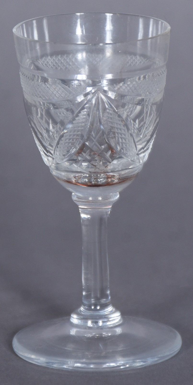 Diversos cálices de cristal lapidado, sendo: 2 para vinho tinto, 5... - foto 3 de 7