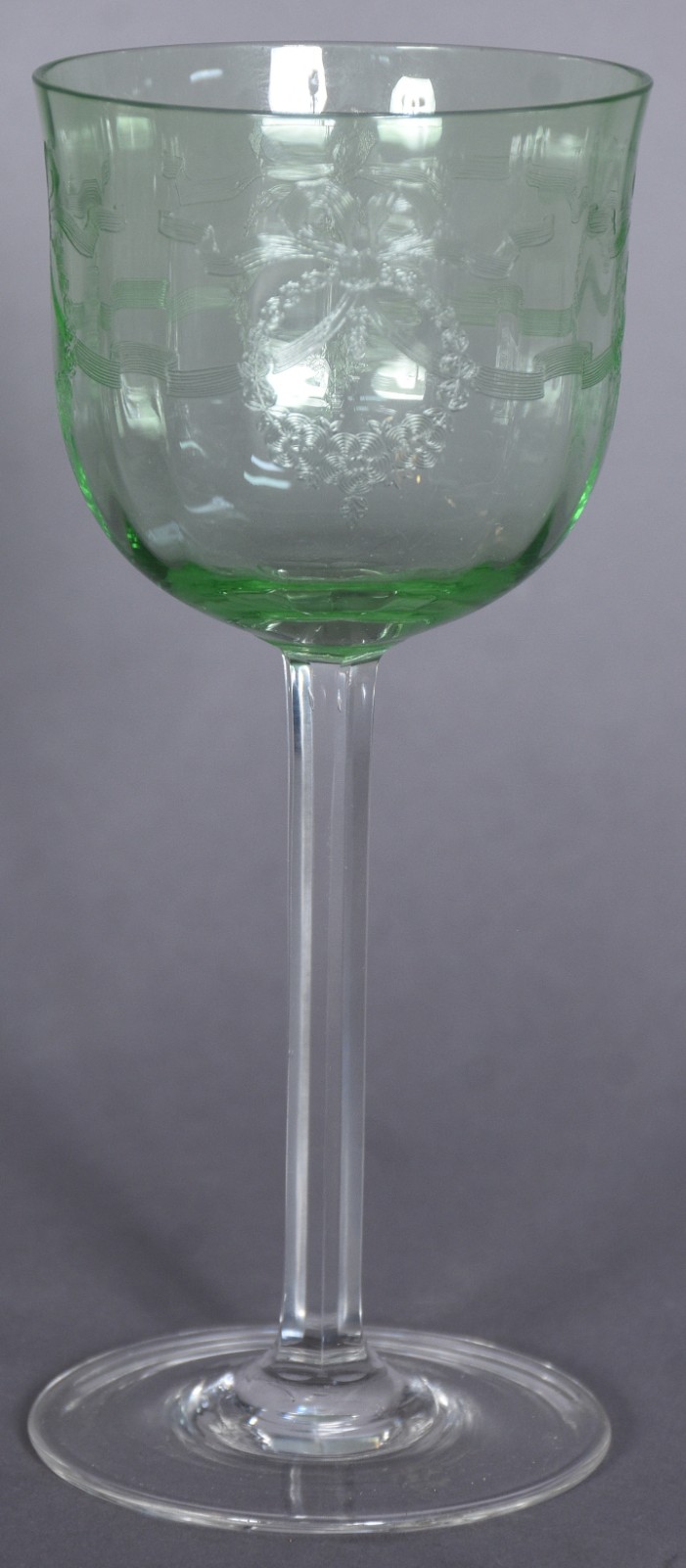 Diversos cálices de cristal lapidado, sendo: 2 para vinho tinto, 5... - foto 7 de 7