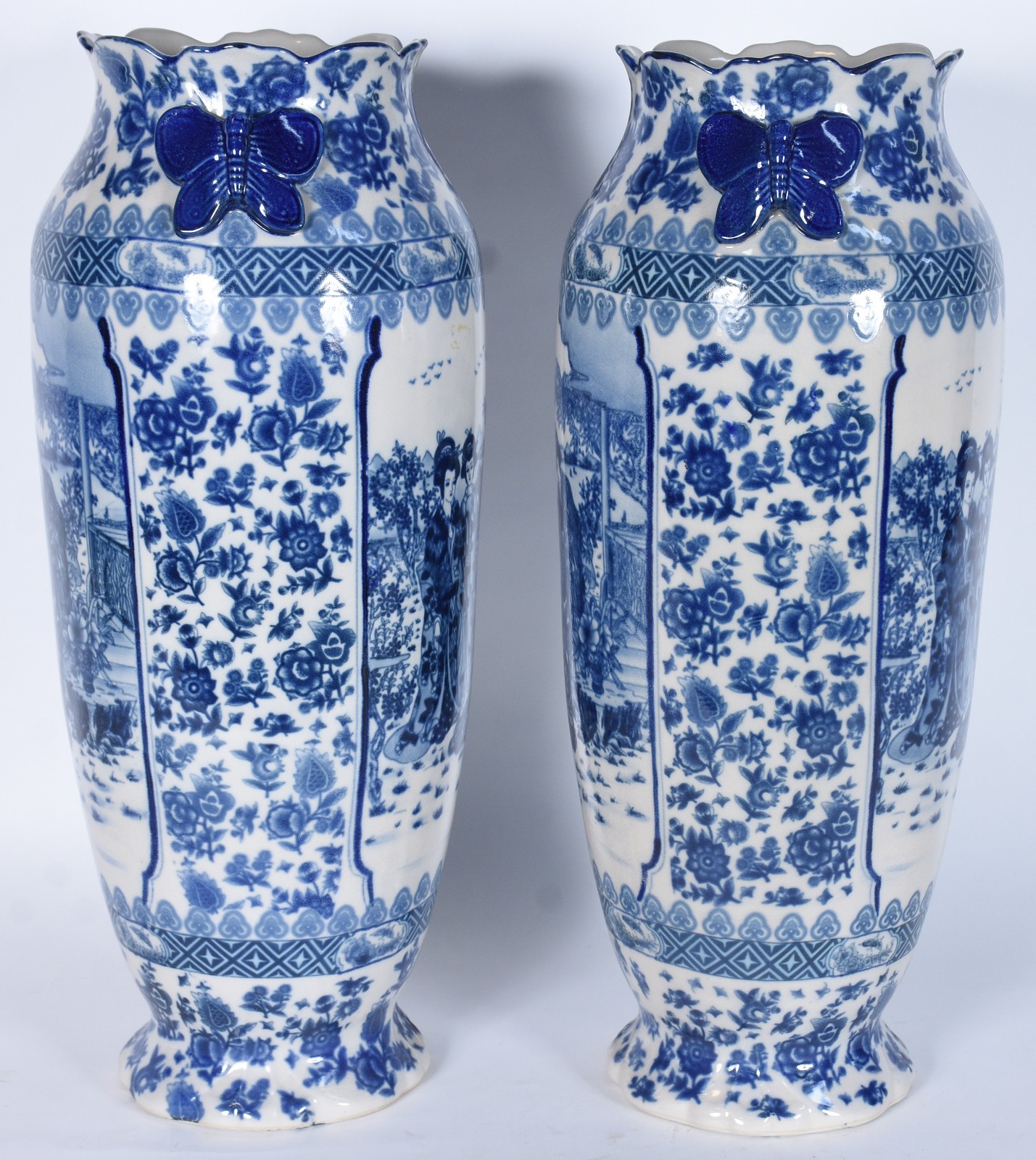 Par de vasos de porcelana chinesa decoradas com figuras de gueixas e... - foto 2 de 6