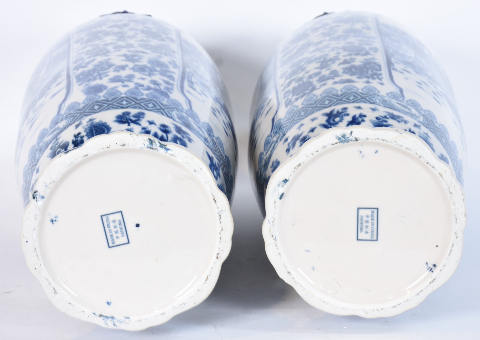 Par de vasos de porcelana chinesa decoradas com figuras de gueixas e... - foto 5 de 6