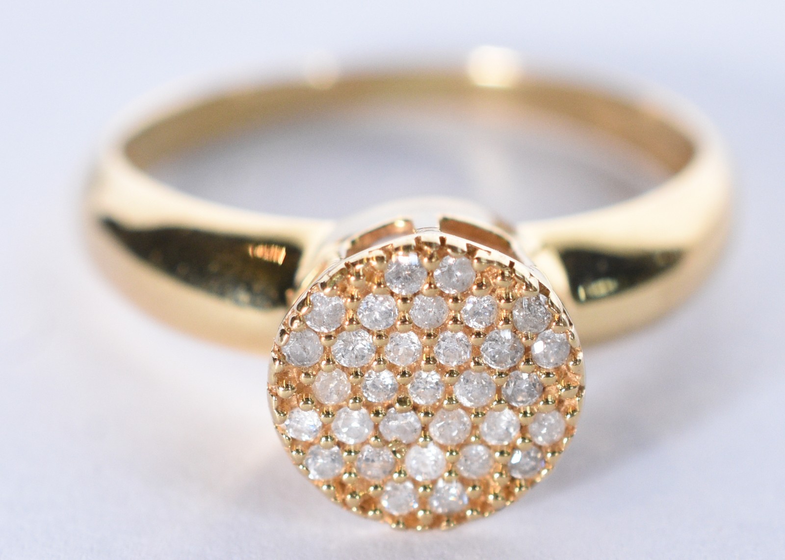 Anel de ouro 18 k, contraste 750 feitio chuveiro cravejado com... - foto 5 de 5