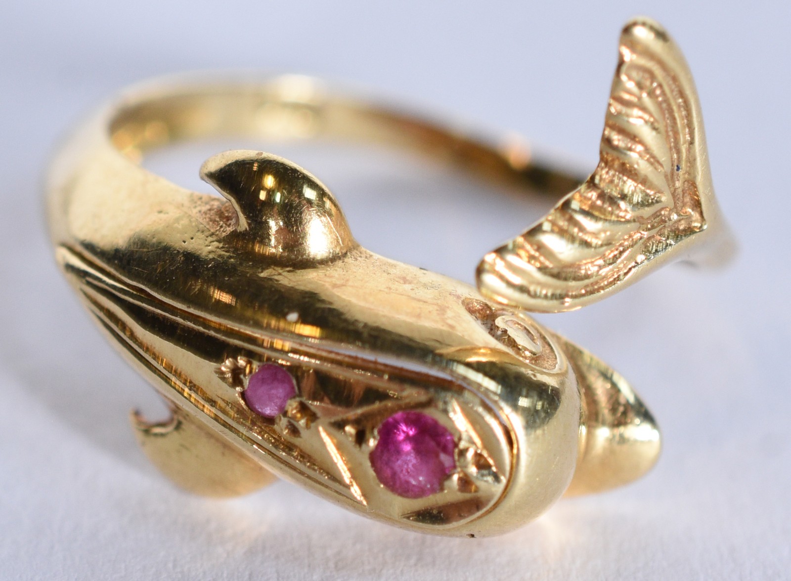 Anel de ouro 18 k na forma de peixe, contraste 750, aro 13 (Por... - foto 1 de 5