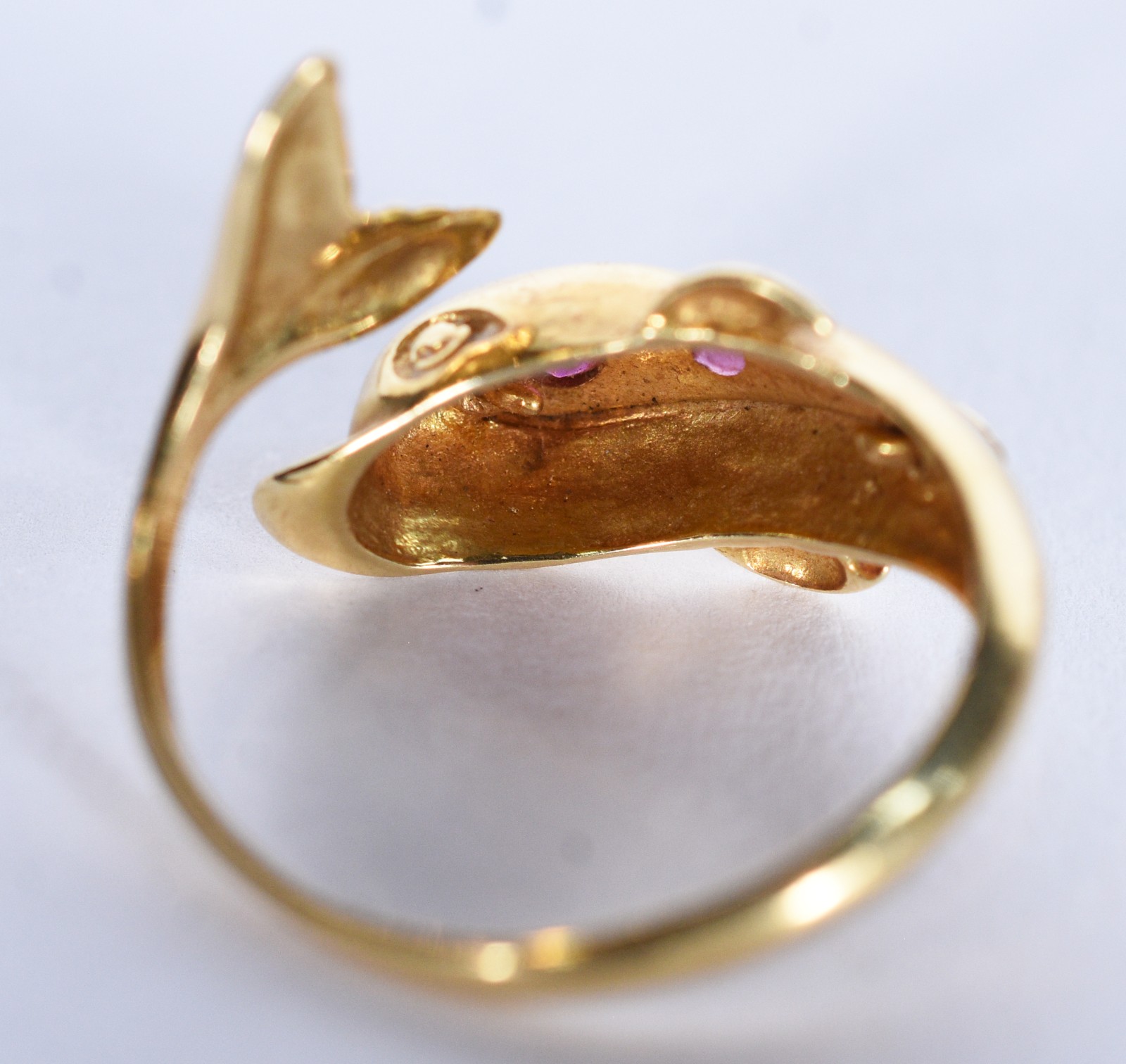 Anel de ouro 18 k na forma de peixe, contraste 750, aro 13 (Por... - foto 3 de 5