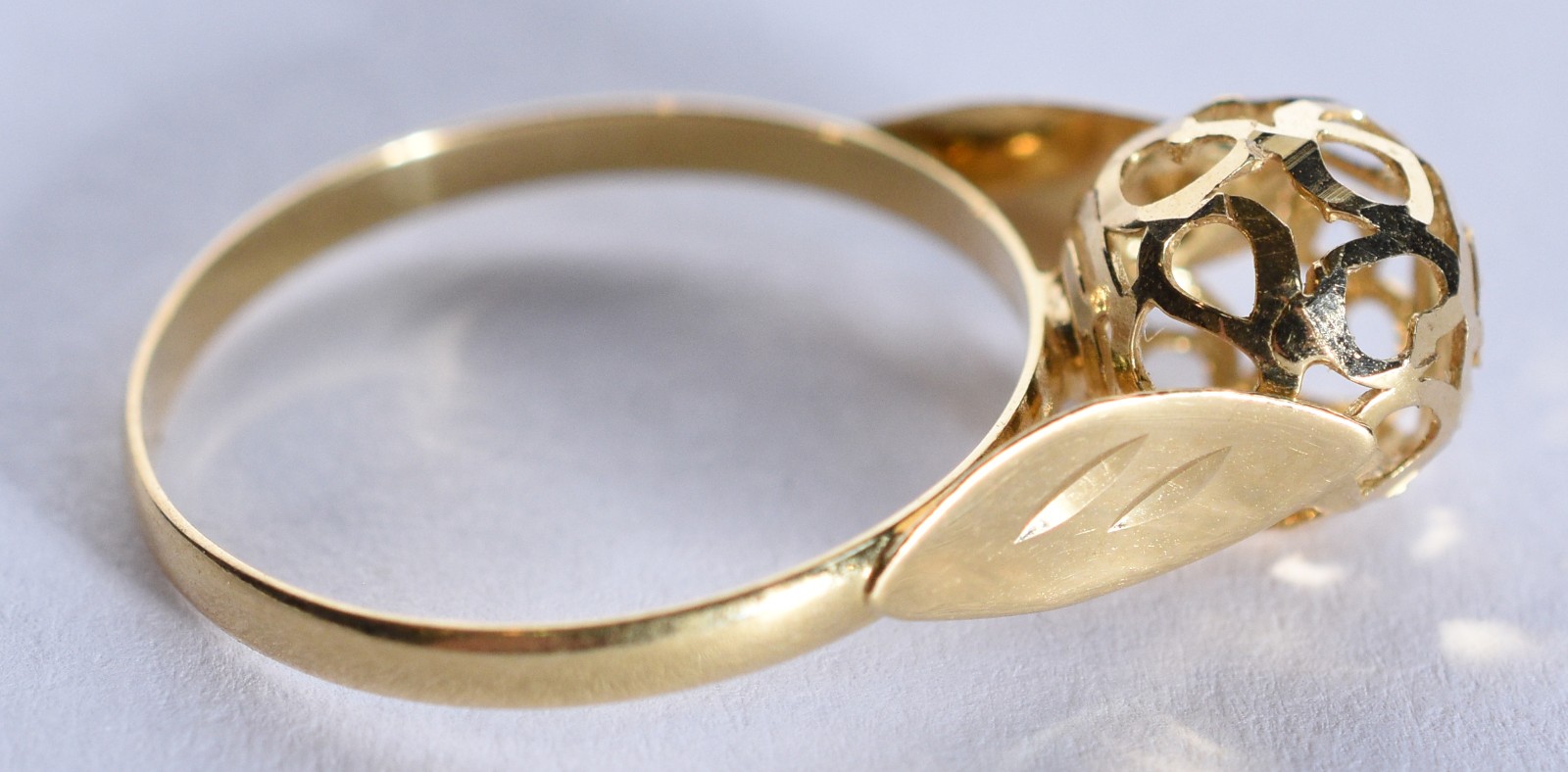 Anel de ouro 18 k no feitio bola, aro 18 (Por motivos de segurança a... - foto 2 de 4