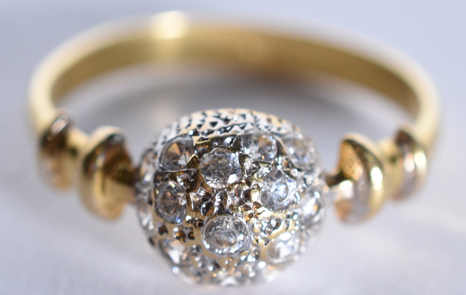 Anel de ouro 18 k, contraste 750 com pendente no feitio bala com... - foto 2 de 6