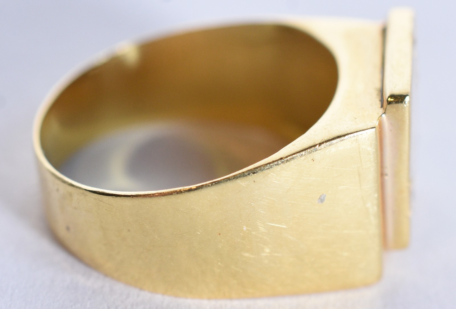 Anel de ouro 18 k, contraste 750 com safiras, aro 19 (Por motivos de... - foto 4 de 5
