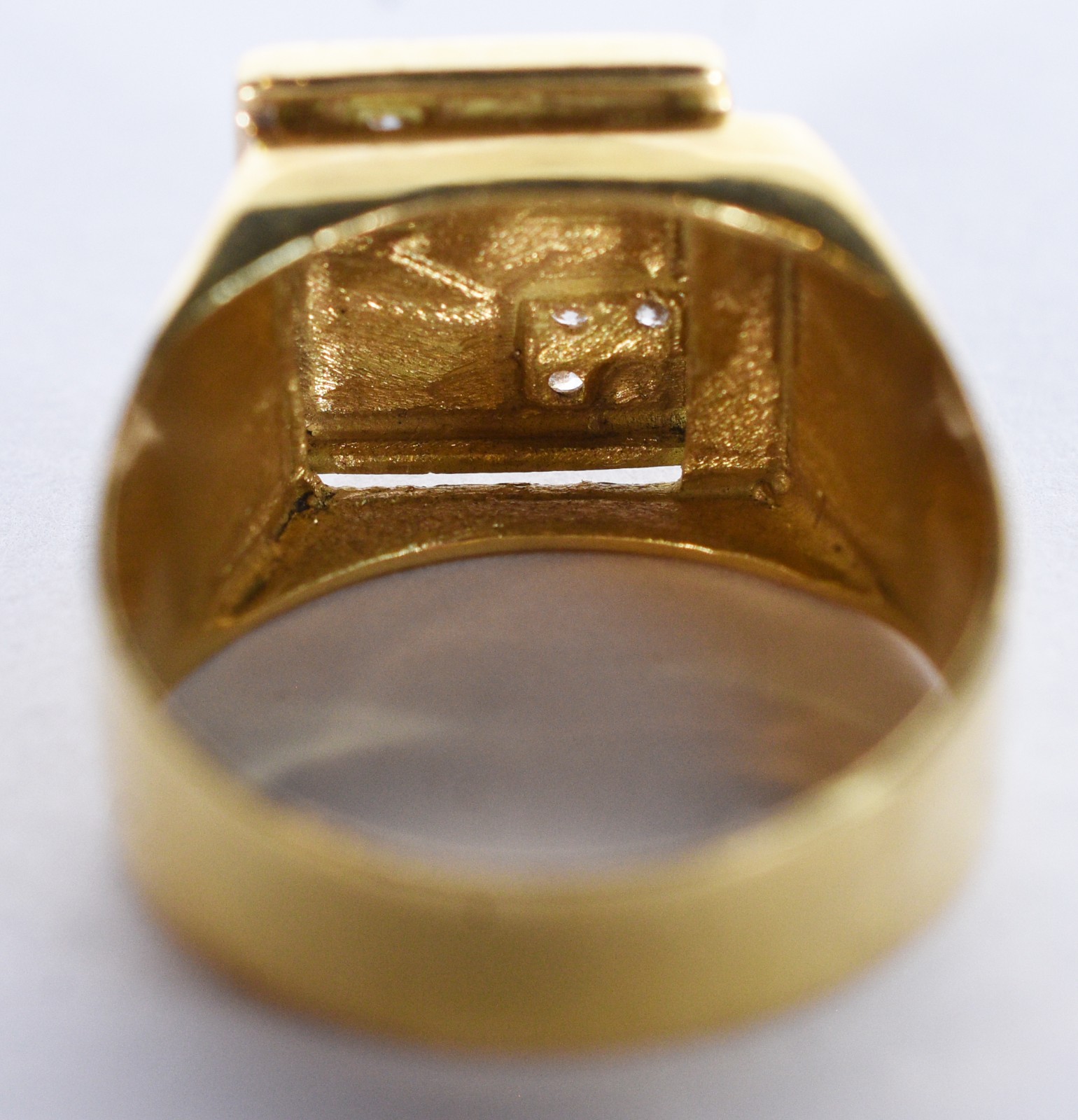 Anel de ouro 18 k, contraste 750 com safiras, aro 19 (Por motivos de... - foto 5 de 5